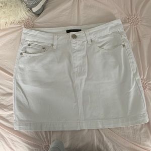 white denim skirt